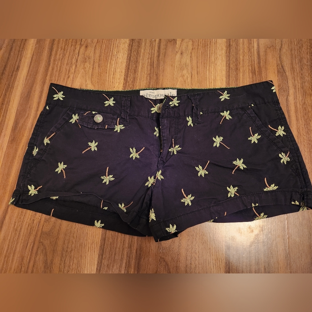 Aeropostale Palm Tree Shorts - Picture 1 of 3
